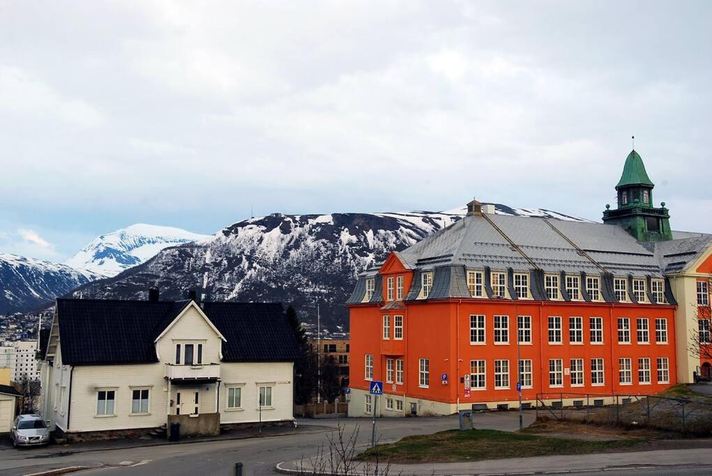 Central With A View Tromso Luaran gambar